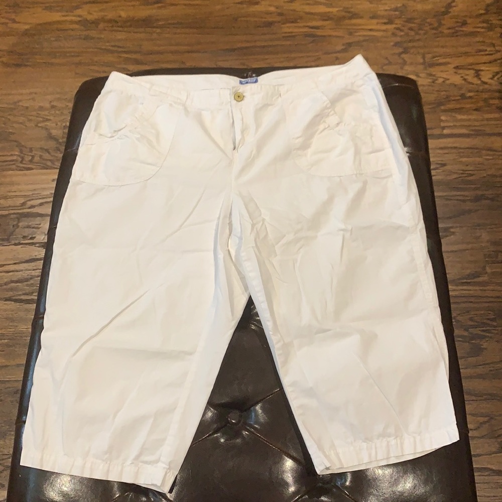 Izod Woman White Ruffle Cropped Pants